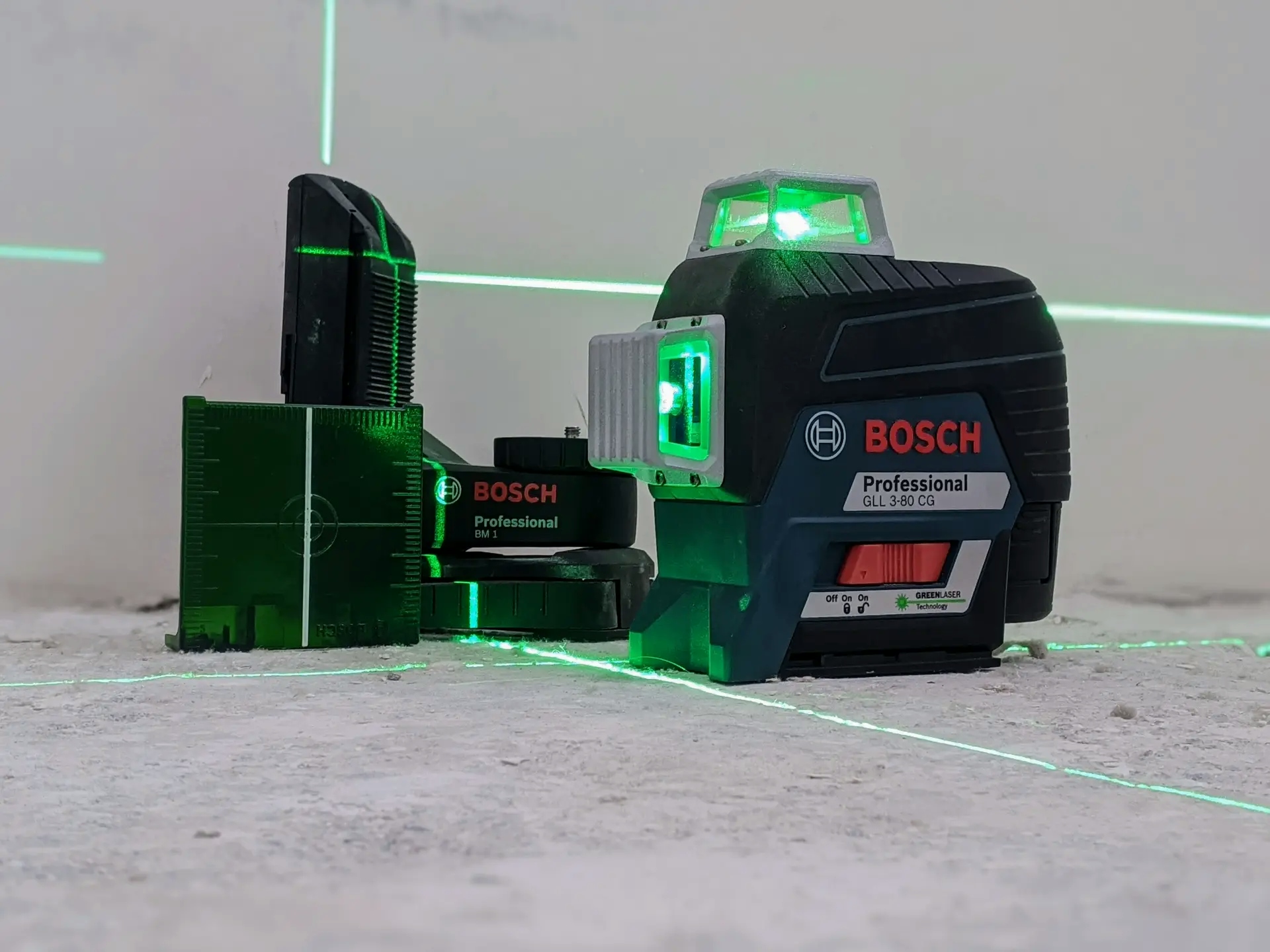 Kreuzlinien Laser - Bosch Professional GLL 3-80 CG + Stativ