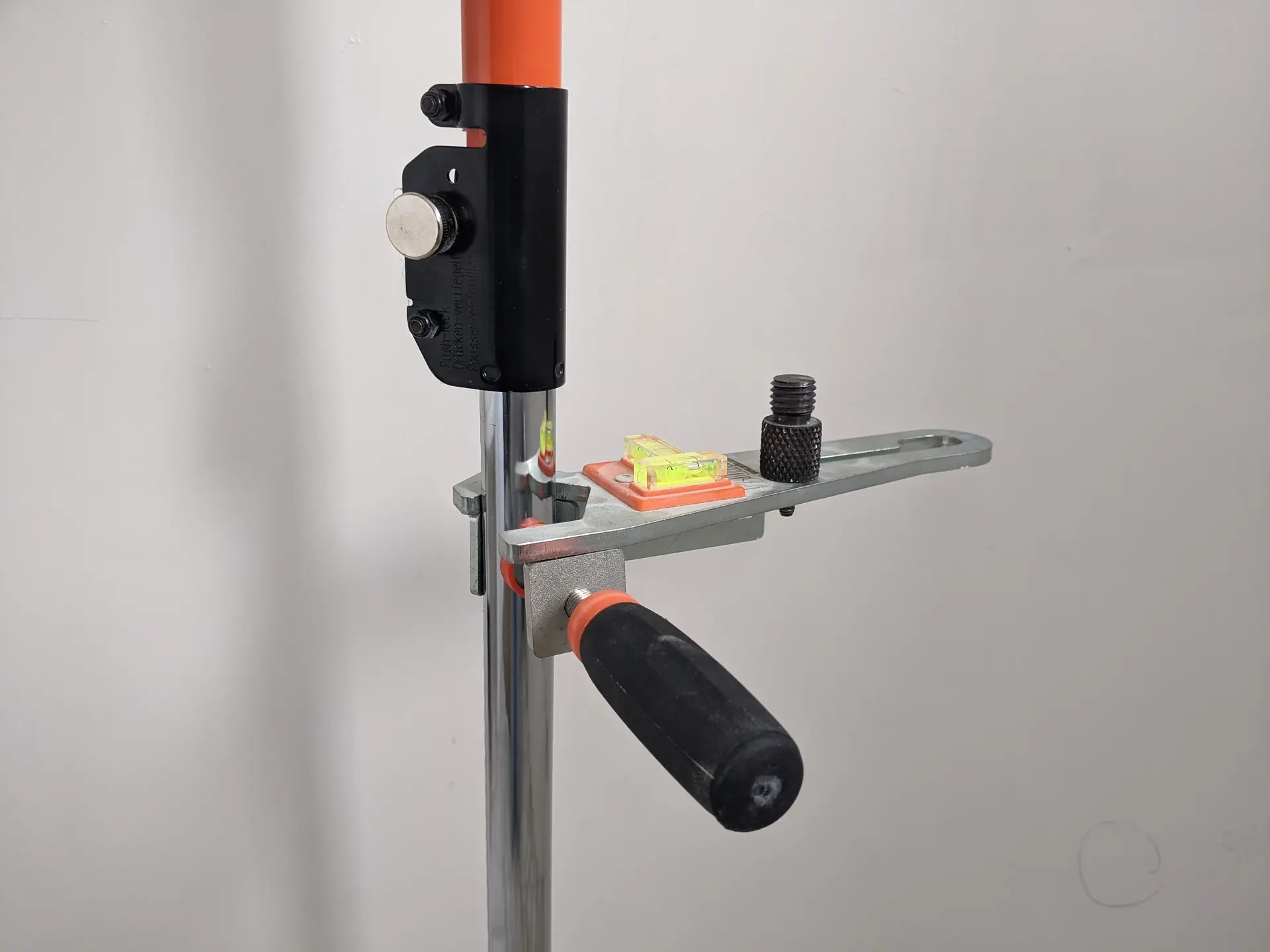 Montagestütze/ Teleskopstange für Laser mit Halterung